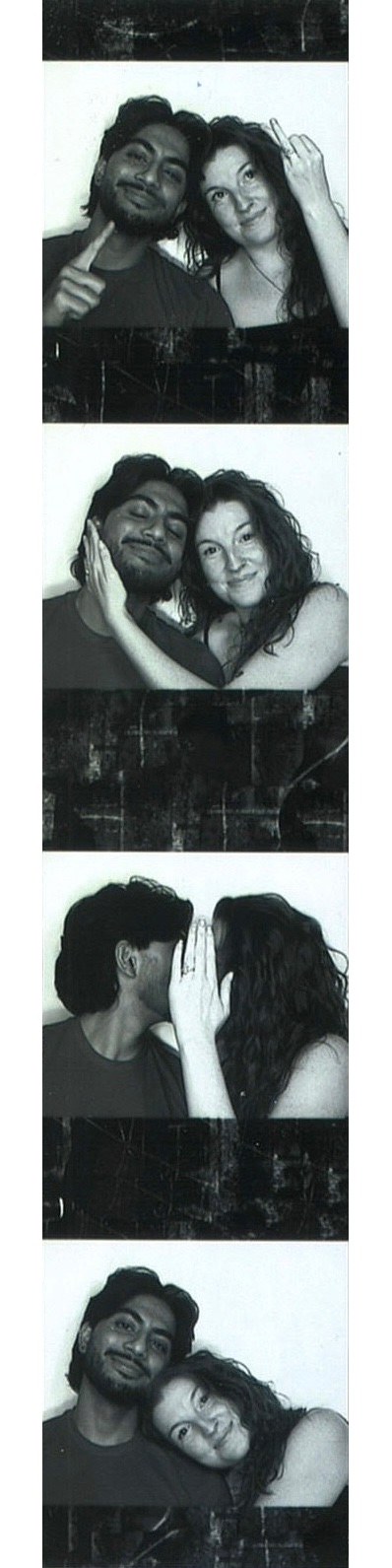 Photo booth strip of Raavi & Sophie